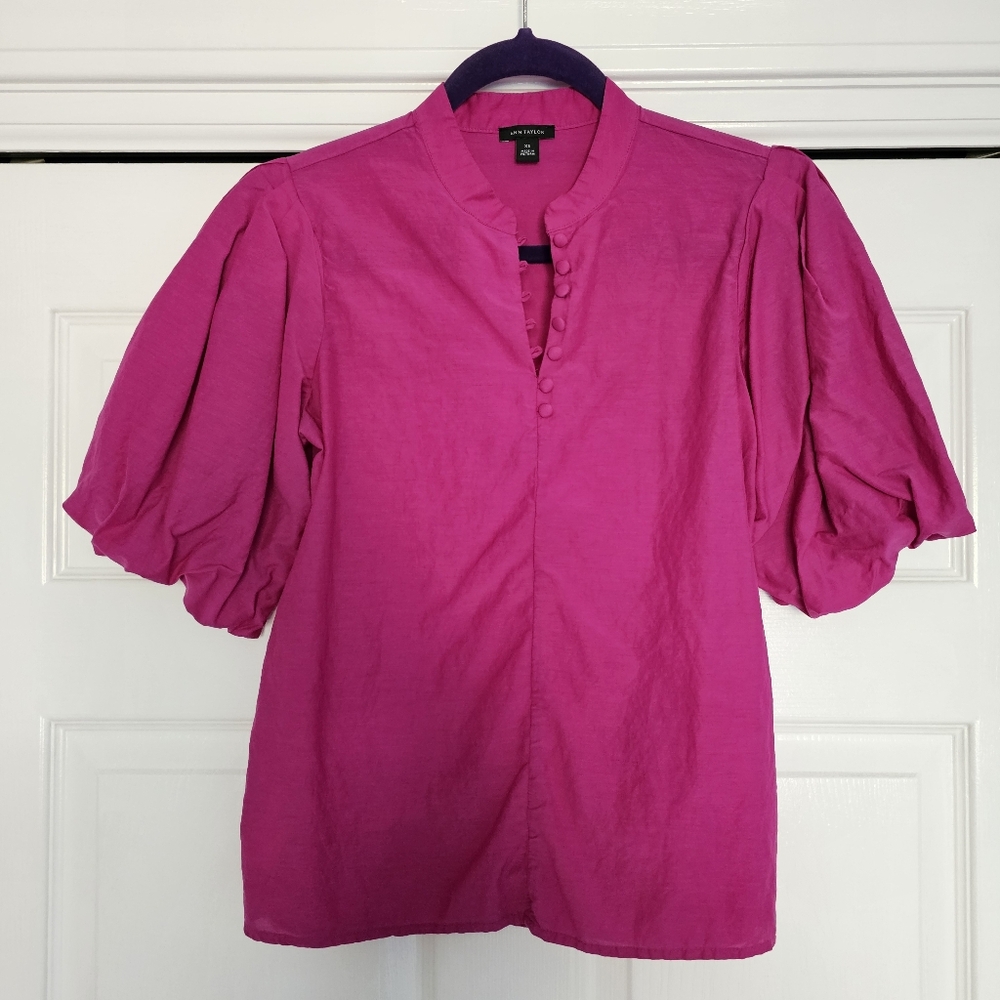 ANN TAYLOR Fuschia Puff sleeve blouse